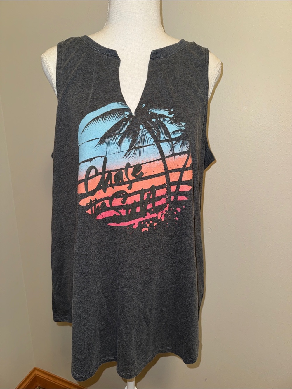 NWOT Maurice’s Women’s Sleeveless Graphic Tank Top with Sunset Palm Print - XL
